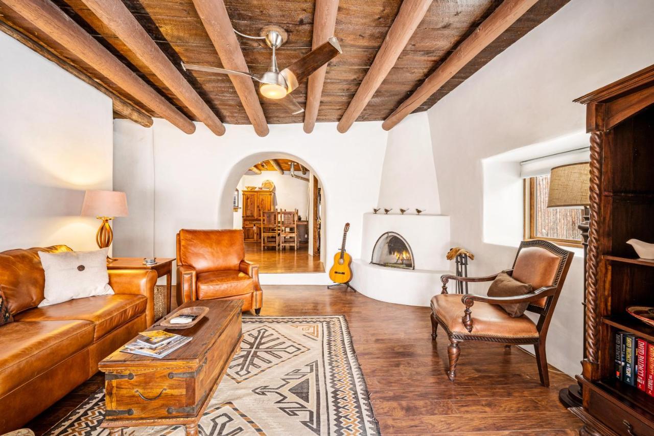 Pueblo Revival Taos Exterior foto